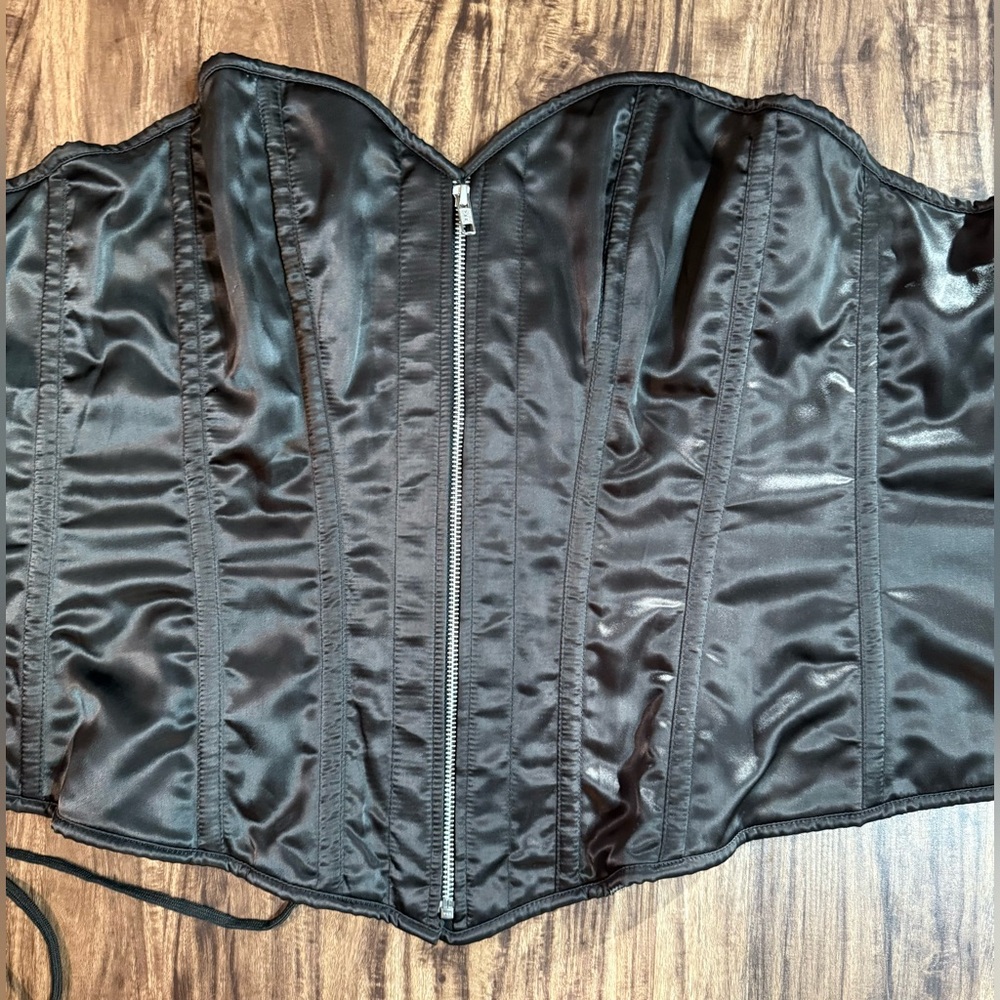 Top Drawer by Daisy Corsets XXL - Picture 3 of 12